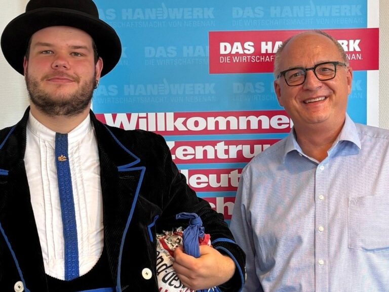 Oliver Hesse auf der Walz mit HGF SChönberger_web
